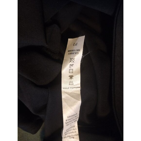 Lululemon Black Yoga capri leggings. Size 4 - Picture 3 of 4